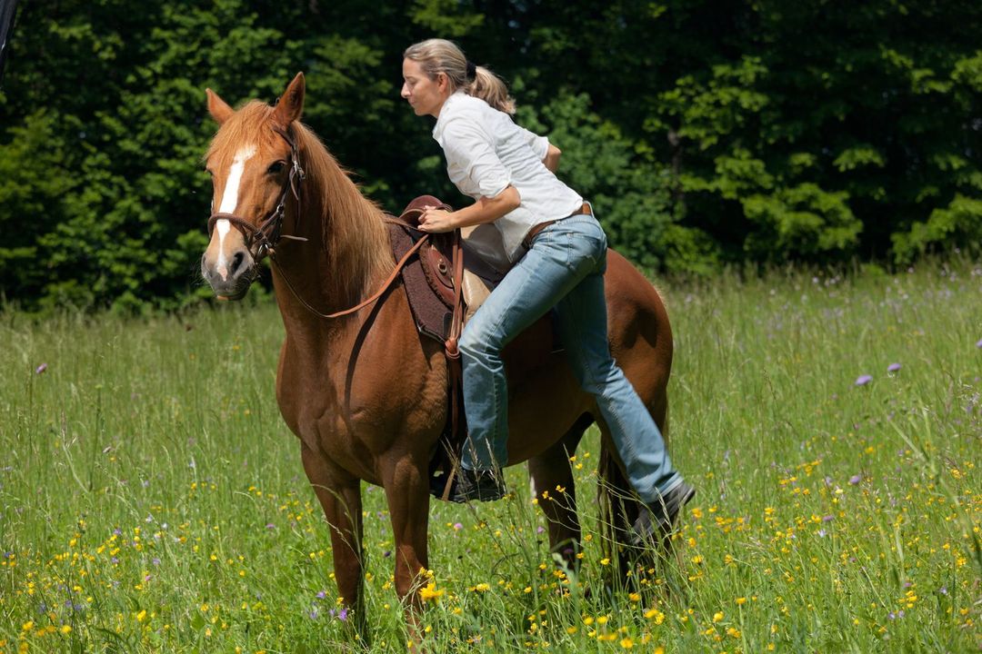 Femme montant à cheval - Paris-Saclay