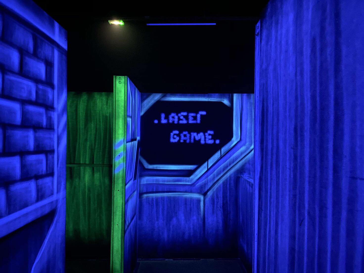 Laser tag room at the Extra-Laser Bowl