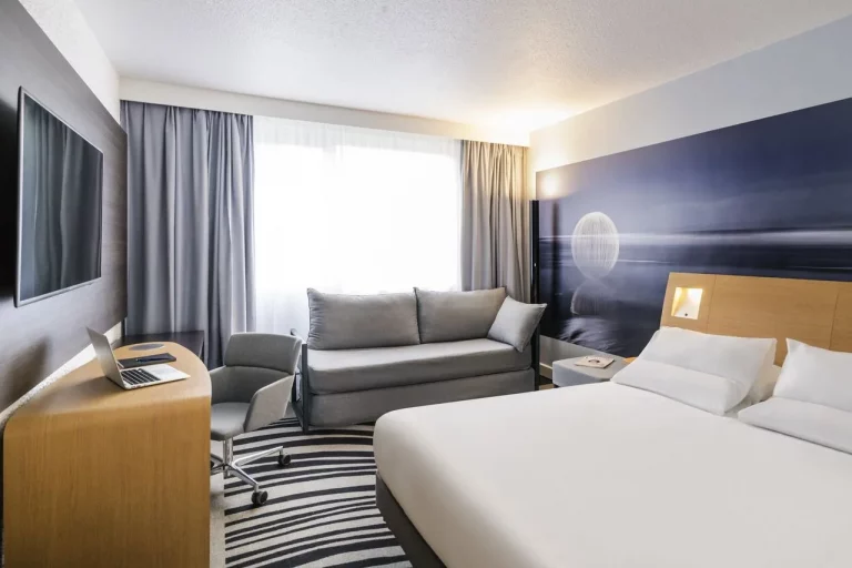 Chambre, hôtel Novotel, Paris-Saclay