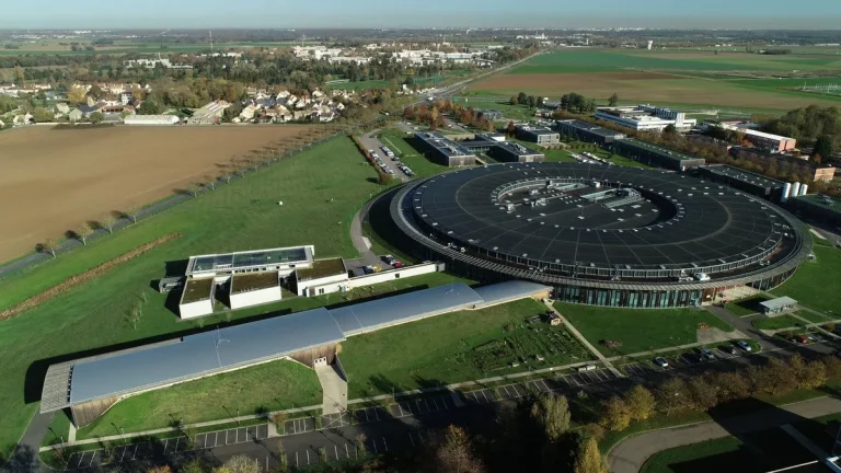 Synchrotron soleil à Saint-Aubin