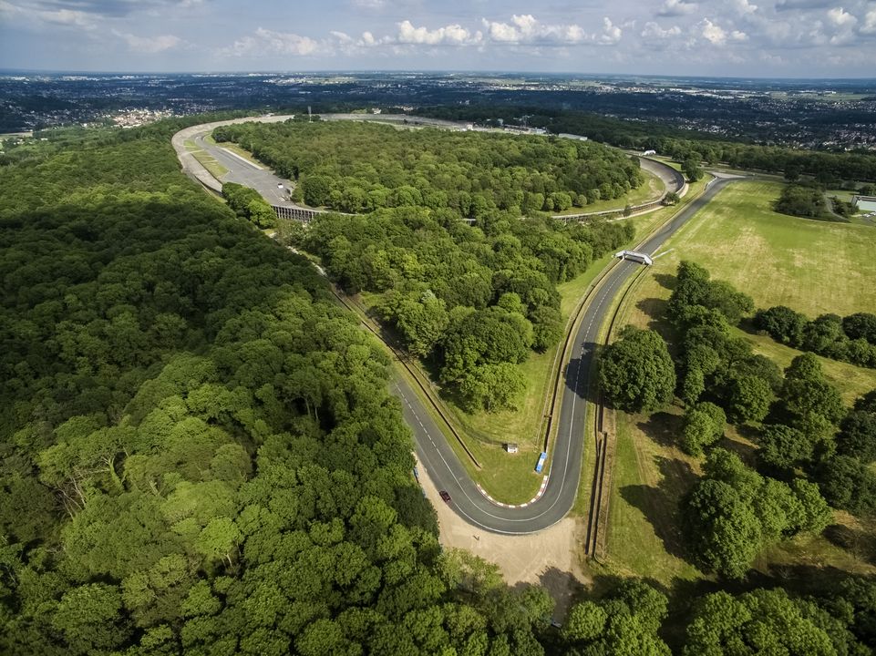 Vue aérienne de l'autodrome Linas-Montlhéry