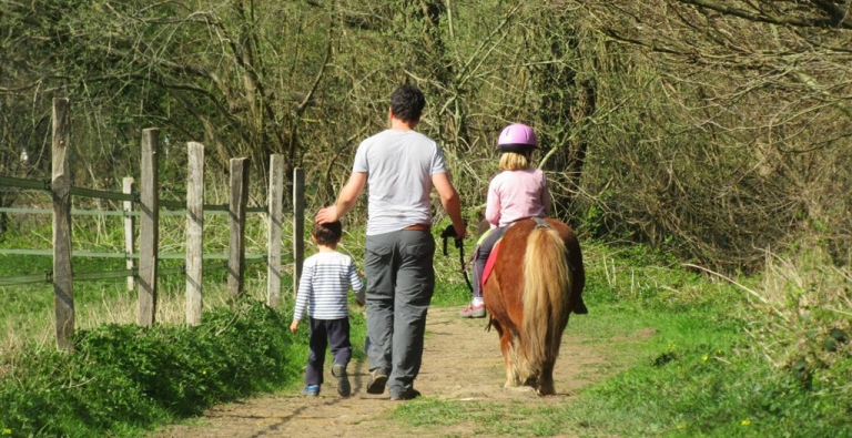 Poney ride in the Mérantaise valley