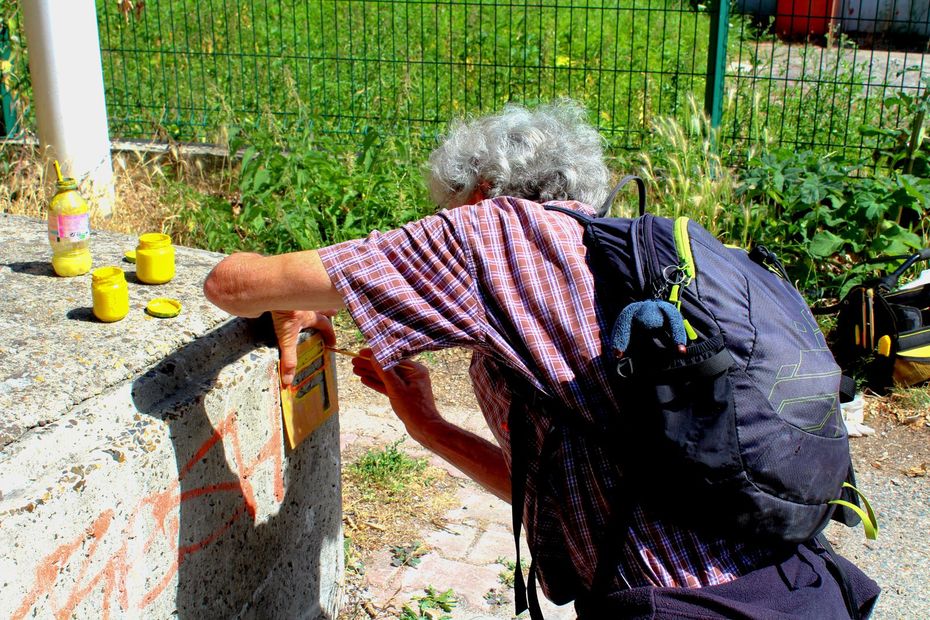 Marking the path of the Grand Tour de Villebon