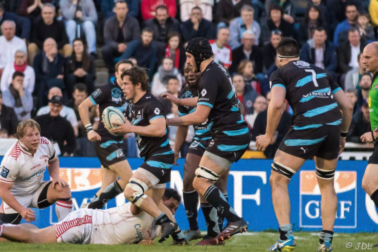 Rugby game at Jules Ladoumègue stadium