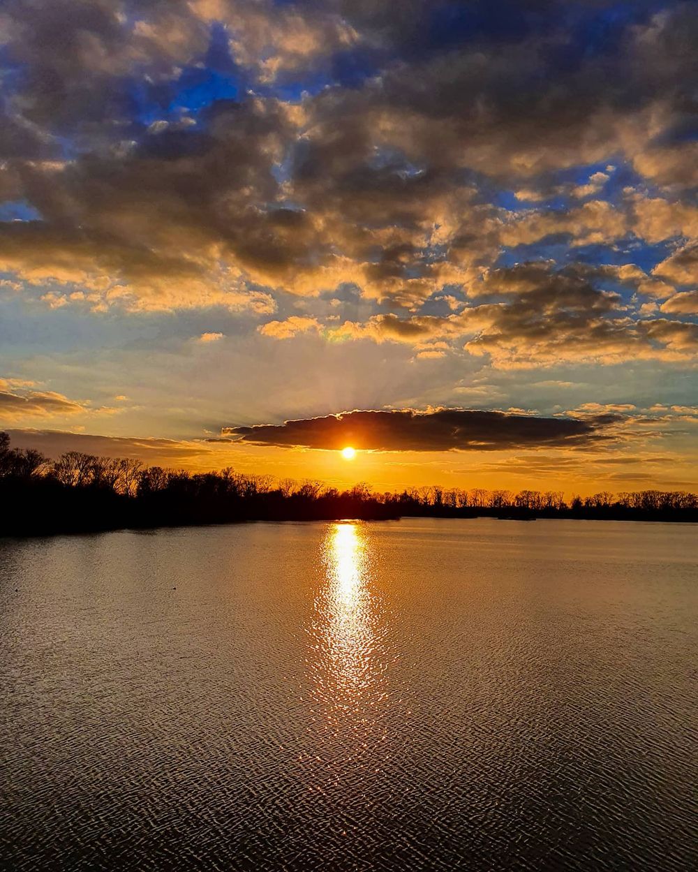 Coucher de soleil sur l'étang de Saclay - Instamathic