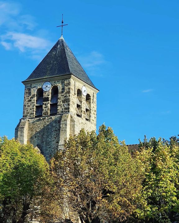 Church of Saclay - Instamathic