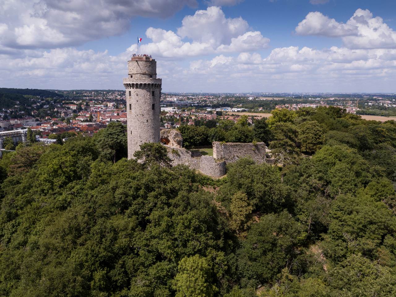 Tour de Montlhéry vue d'ensemble