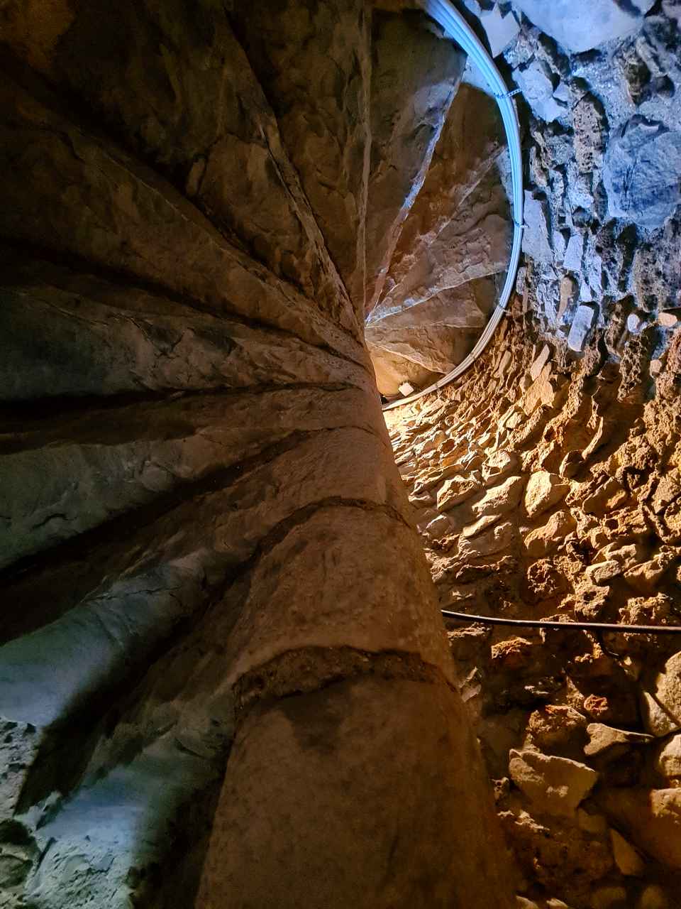 Escalier Tour de Monthéry