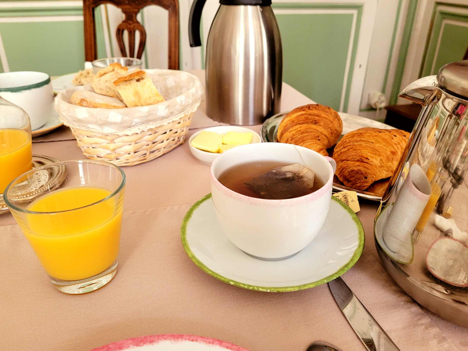 Petit déjeuner, Château de la Vierge